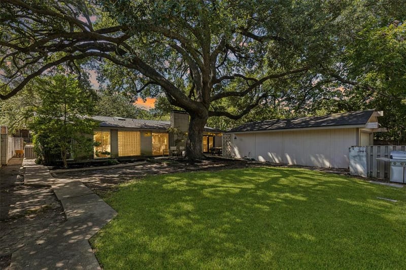 9777 Broken Bow Road, Dallas TX 75238 - Photo 23