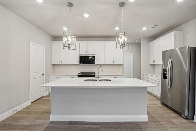 10816 Colonial Heights Lane, Fort Worth TX 76179 - Photo 4