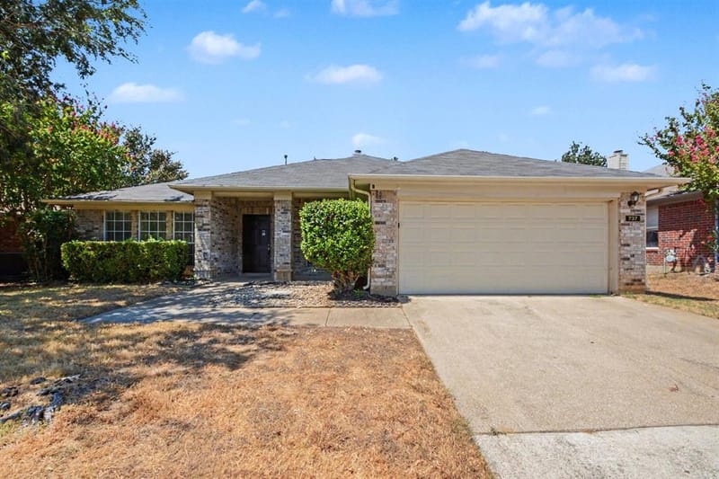 737 Oak Dale Avenue, Lake Dallas TX 75065 - Photo 2