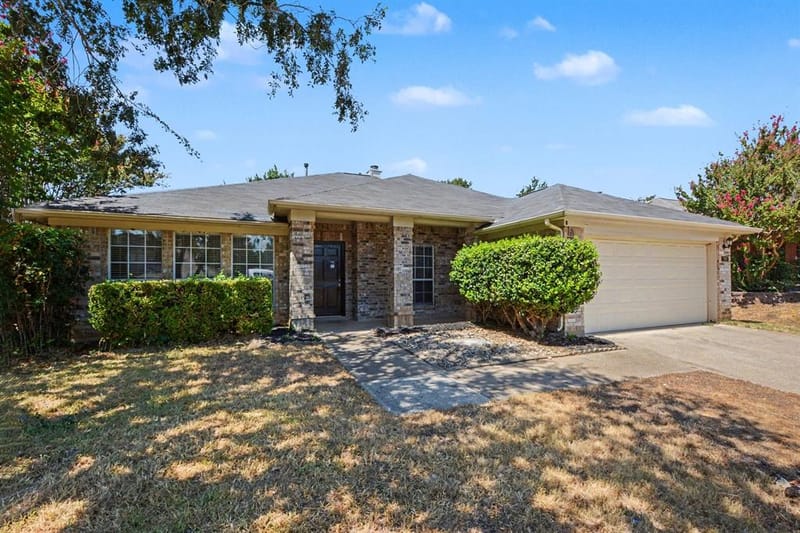 737 Oak Dale Avenue, Lake Dallas TX 75065