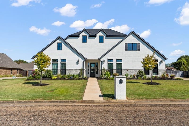 209 Devonshire Street, Mount Pleasant TX 75455