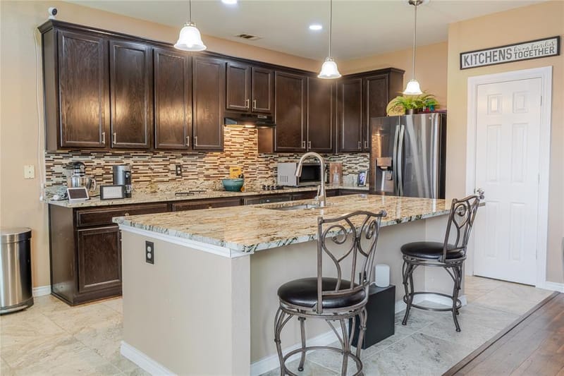 419 Kingfisher Lane, Arlington TX 76002