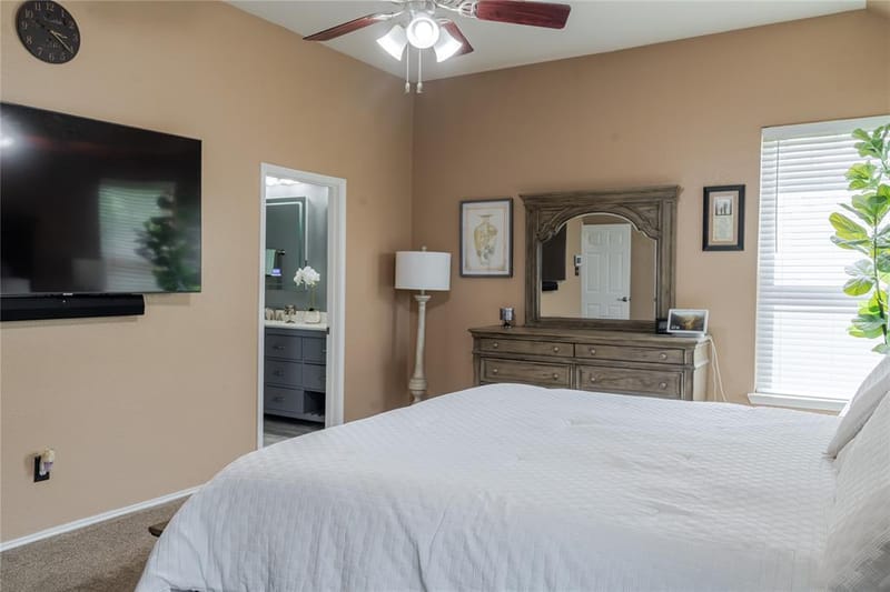 419 Kingfisher Lane, Arlington TX 76002 - Photo 4