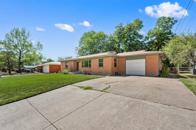 1134 Usher Street, Benbrook TX 76126 - Photo 6