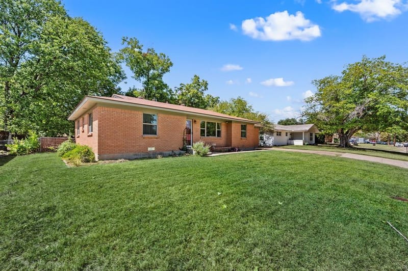 1134 Usher Street, Benbrook TX 76126 - Photo 7