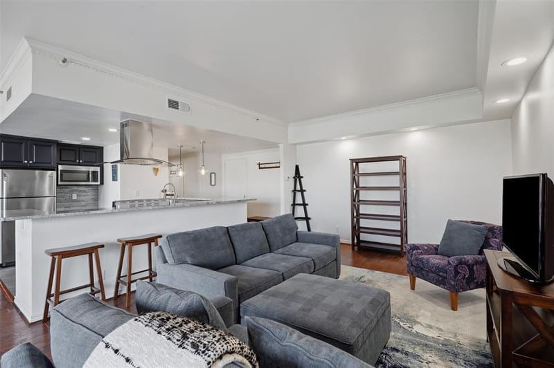 3030 Mckinney Avenue # 404, Dallas TX 75204 - Photo 2