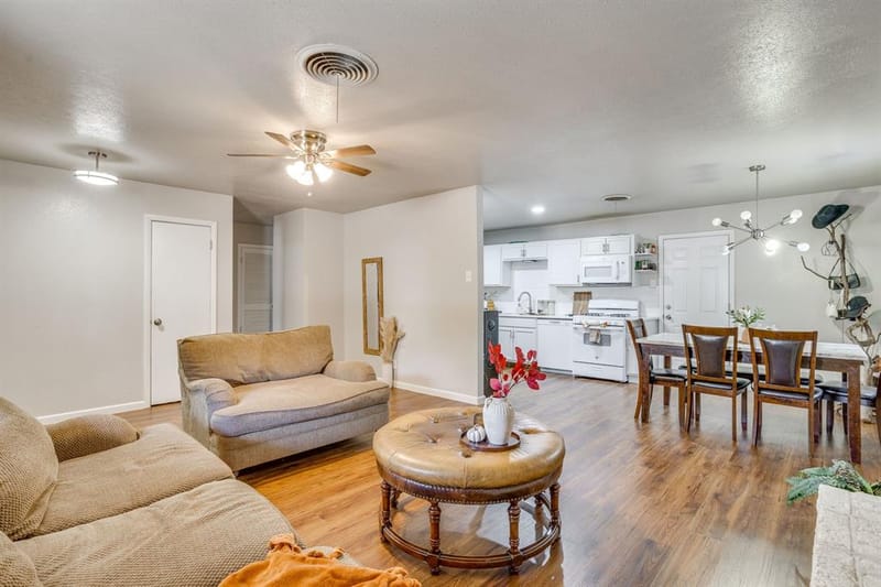 6200 Forest Hill Drive, Forest Hill TX 76119 - Photo 13