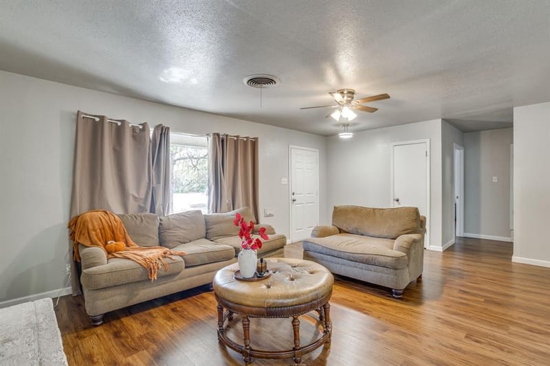 6200 Forest Hill Drive, Forest Hill TX 76119 - Photo 12