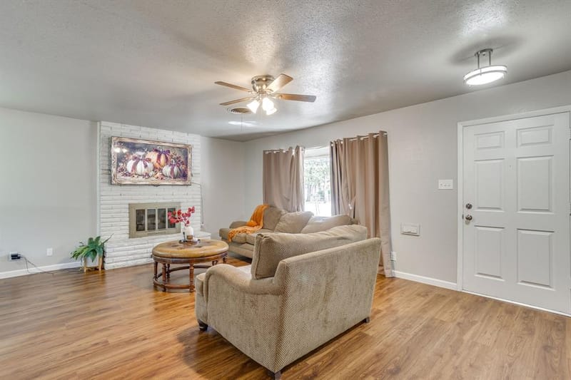 6200 Forest Hill Drive, Forest Hill TX 76119 - Photo 10