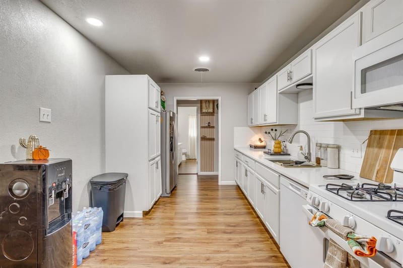 6200 Forest Hill Drive, Forest Hill TX 76119 - Photo 19