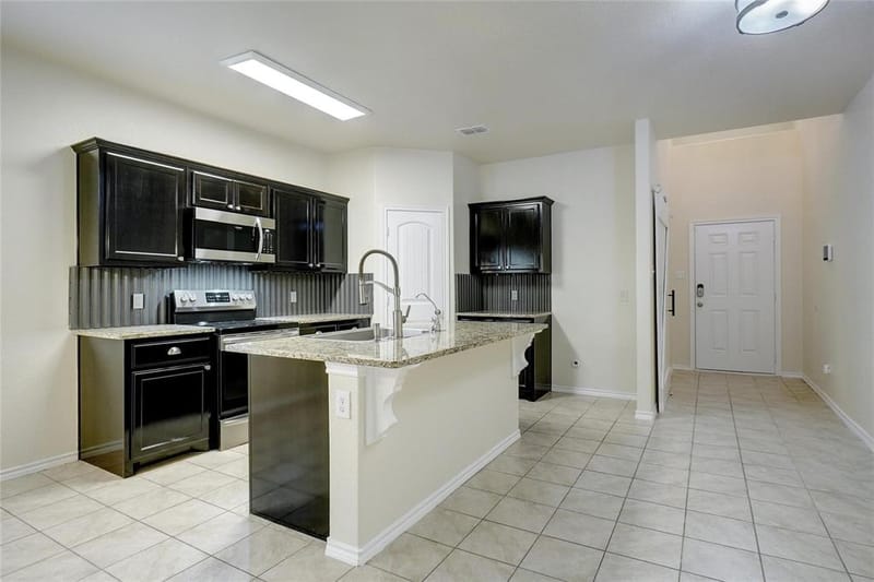 644 River Rock Drive, Azle TX 76020 - Photo 5