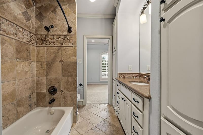 6345 Goliad Avenue, Dallas TX 75214 - Photo 32