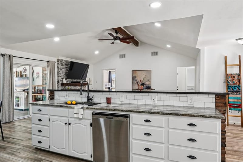 1710 Vineyard Road, Grand Prairie TX 75052 - Photo 12