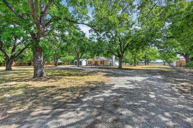 4512 Cross Timber Road, Burleson TX 76028 - Photo 2