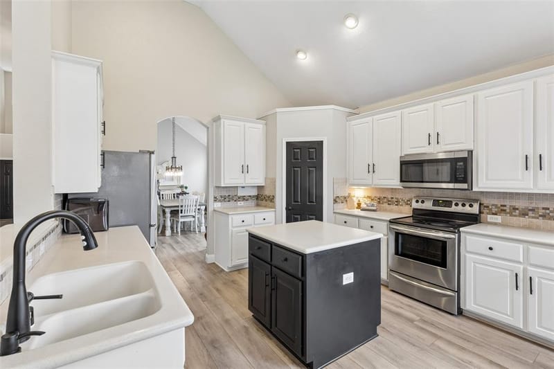 7914 Kings Court, Rowlett TX 75089 - Photo 11