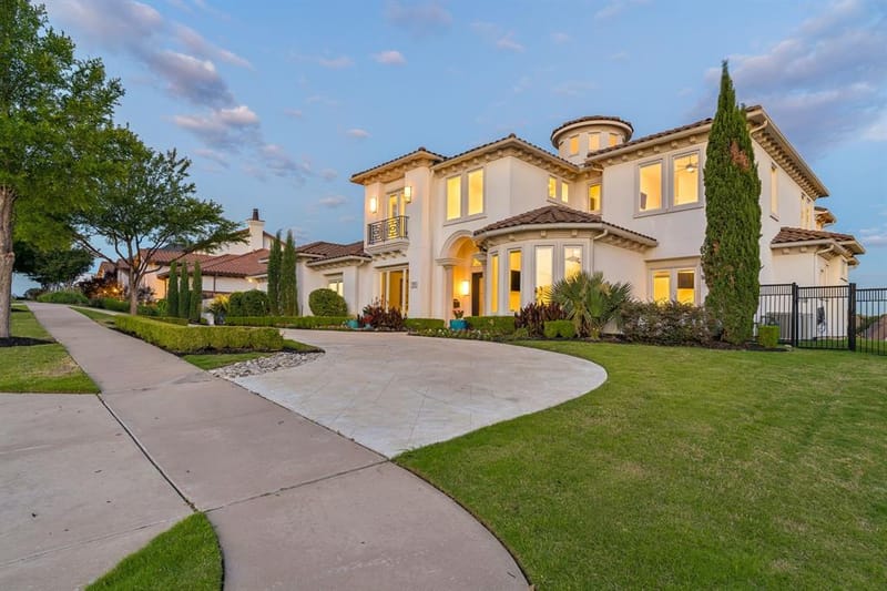 1013 Excalibur Boulevard, Lewisville TX 75056 - Photo 4