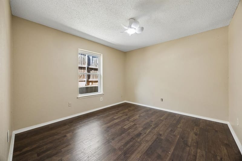 900 Rosewood Court, Euless TX 76039 - Photo 16