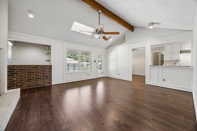 900 Rosewood Court, Euless TX 76039 - Photo 9