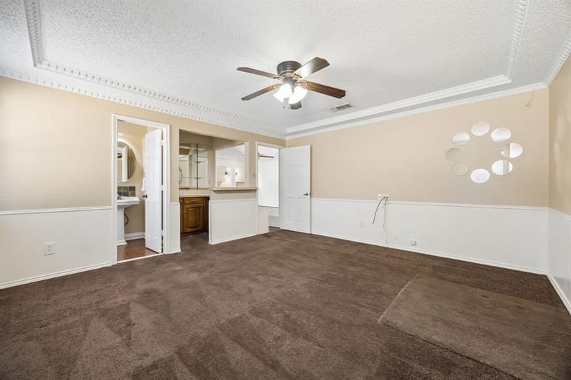 900 Rosewood Court, Euless TX 76039 - Photo 10