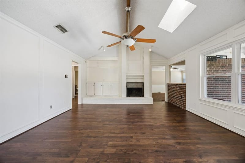 900 Rosewood Court, Euless TX 76039 - Photo 8