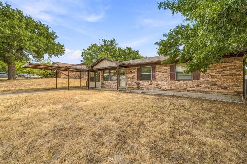 525 Vine Street, Weatherford TX 76086 - Photo 2