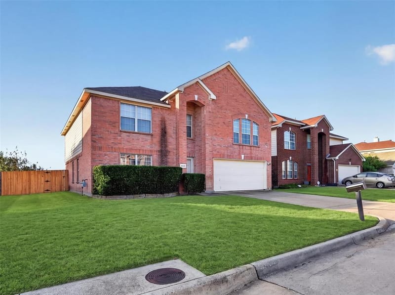 4721 Sleepy Ridge Circle, Fort Worth TX 76133