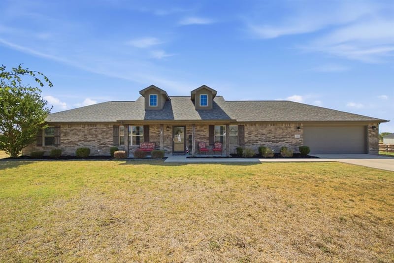200 Live Oak Lane, Decatur TX 76234 - Photo 2