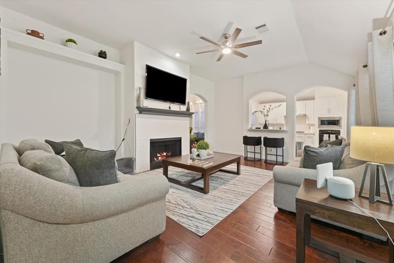 1040 Essex Drive, Cedar Hill TX 75104 - Photo 7