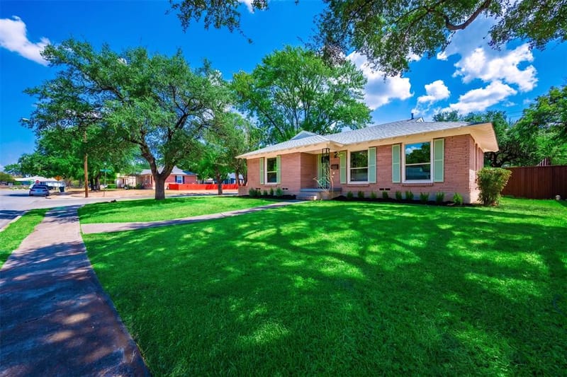 10256 Casa View Drive, Dallas TX 75228 - Photo 2