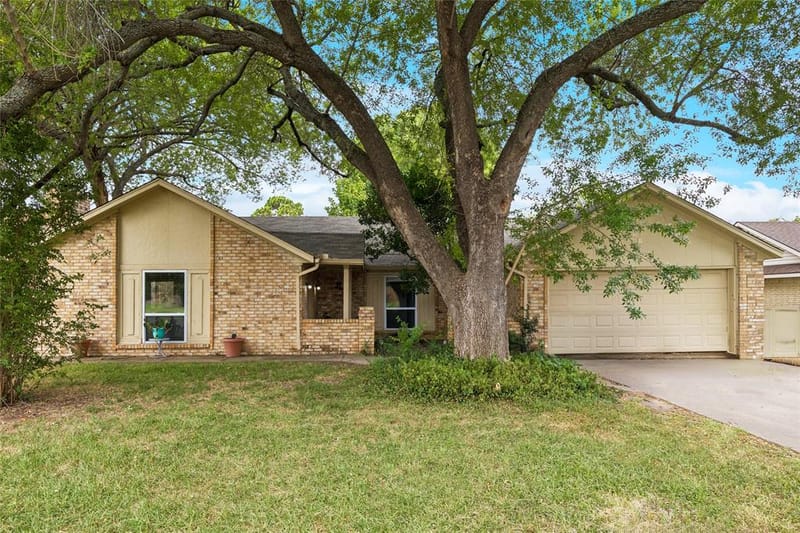 1016 Hazelwood Drive, Mansfield TX 76063