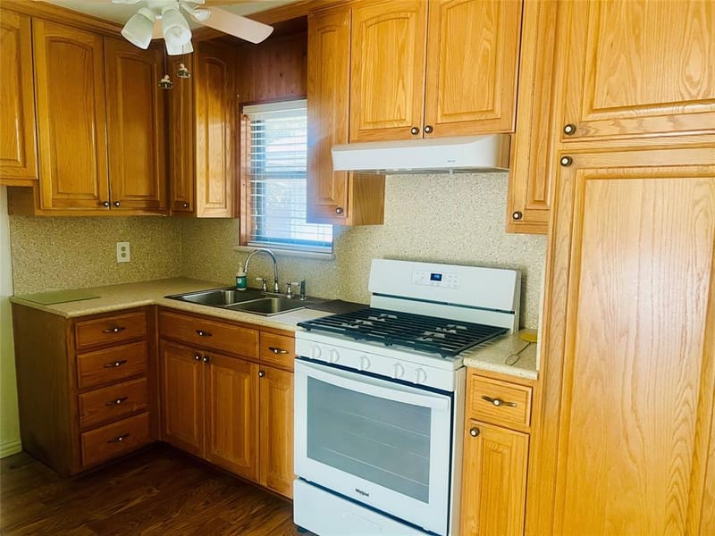 901 Church Street, Sanger TX 76266 - Photo 6