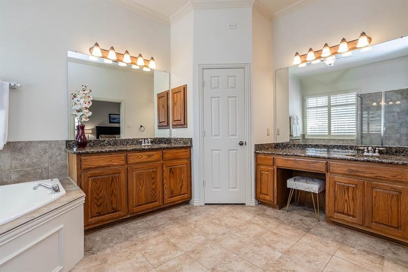 5900 Barton Springs Drive, North Richland Hills TX 76180 - Photo 20