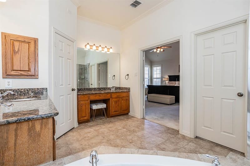 5900 Barton Springs Drive, North Richland Hills TX 76180 - Photo 21