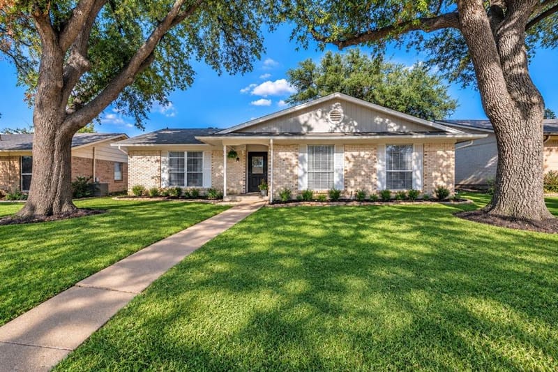 2920 Sidney Drive, Mesquite TX 75150
