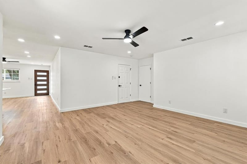 7713 Noreast Drive, North Richland Hills TX 76180 - Photo 4