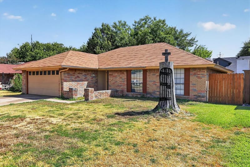 2413 Channing Drive, Grand Prairie TX 75052 - Photo 2
