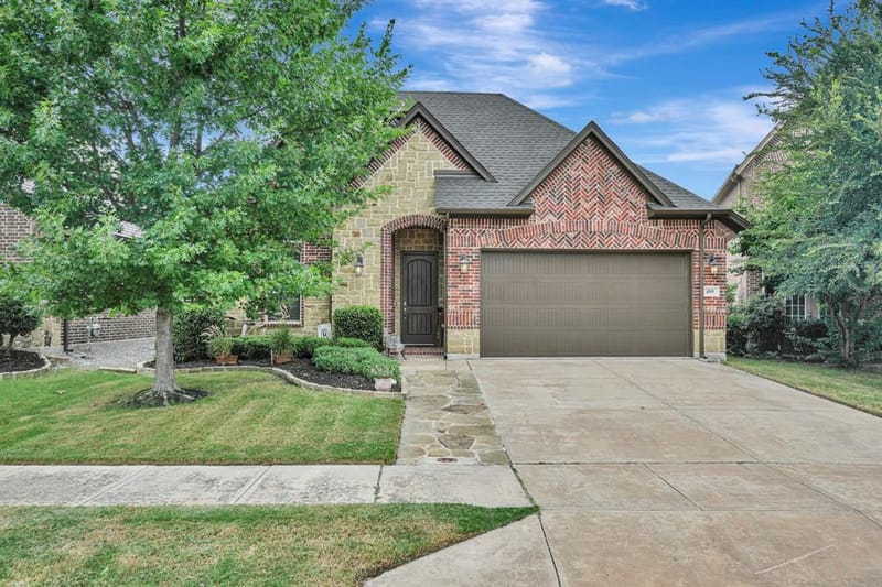 409 Middleton Drive, Roanoke TX 76262