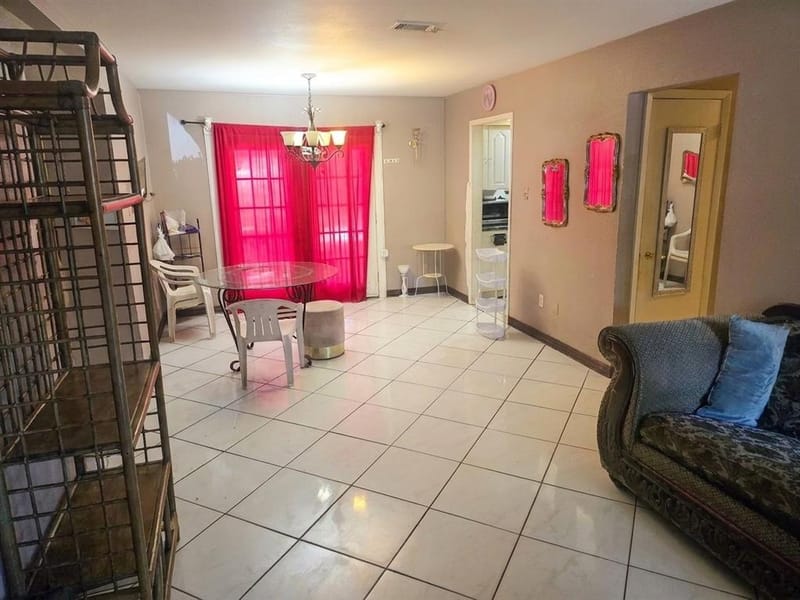 4641 Silver Lake Drive, Dallas TX 75211 - Photo 13