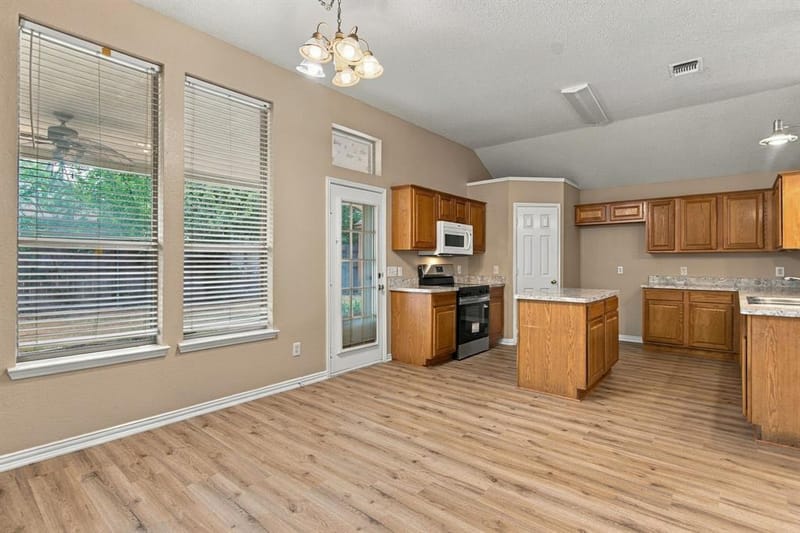 8116 Hulen Park Circle, Fort Worth TX 76123 - Photo 23