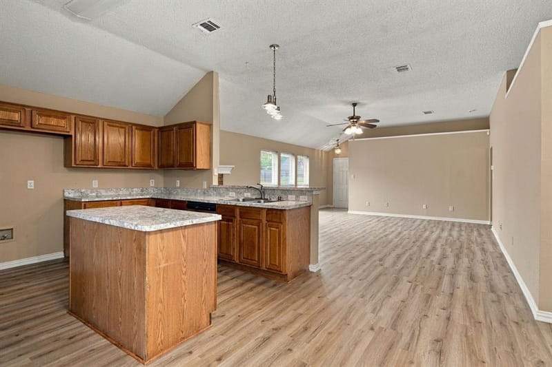 8116 Hulen Park Circle, Fort Worth TX 76123 - Photo 15