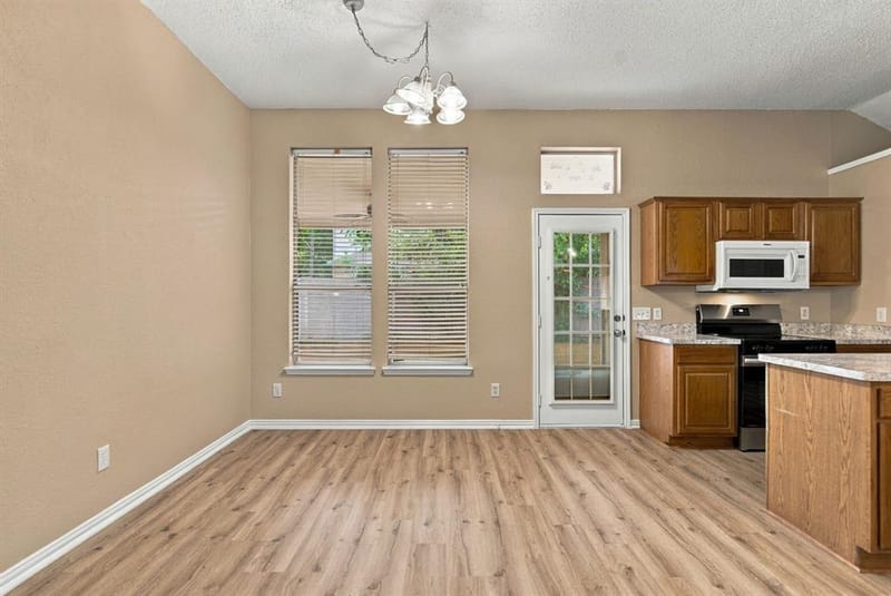 8116 Hulen Park Circle, Fort Worth TX 76123 - Photo 11