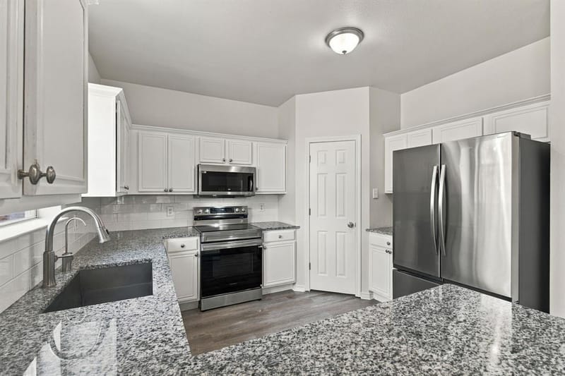 5948 Sugarleaf Lane, Dallas TX 75249 - Photo 19