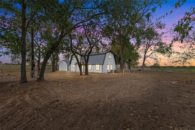 666 County Road 2445, Decatur TX 76234 - Photo 29