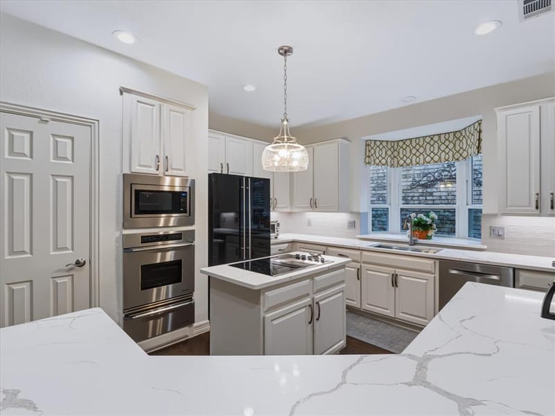 3838 Canot Lane, Addison TX 75001 - Photo 13