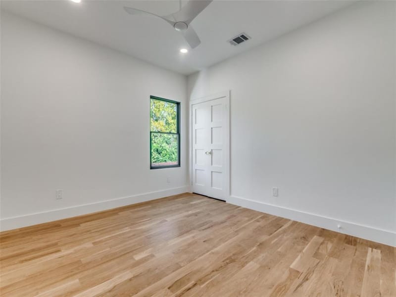 10641 Larchfield Lane, Dallas TX 75238 - Photo 27