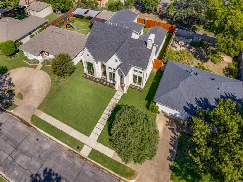 10641 Larchfield Lane, Dallas TX 75238 - Photo 38