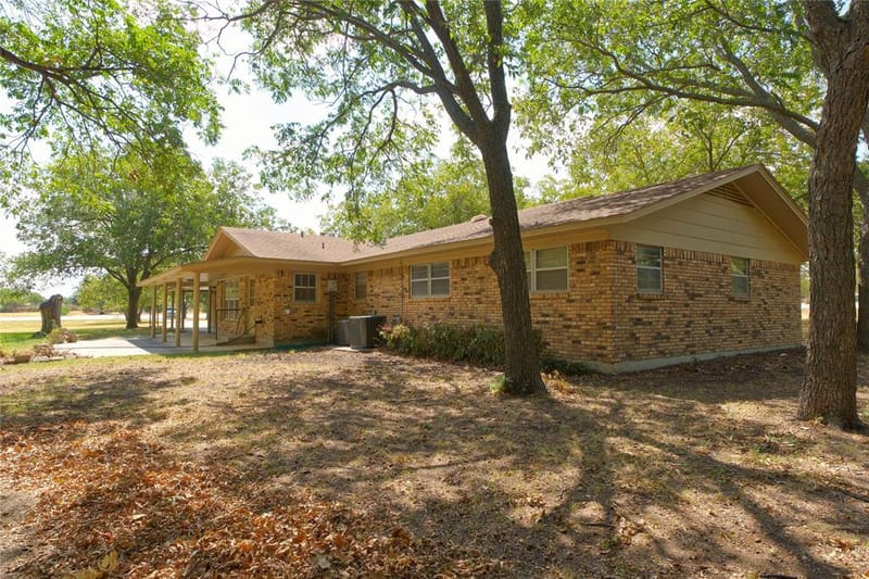 697 N Fm 373, Muenster TX 76252 - Photo 32