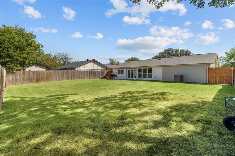 2621 Elk Grove Road, Carrollton TX 75007 - Photo 20