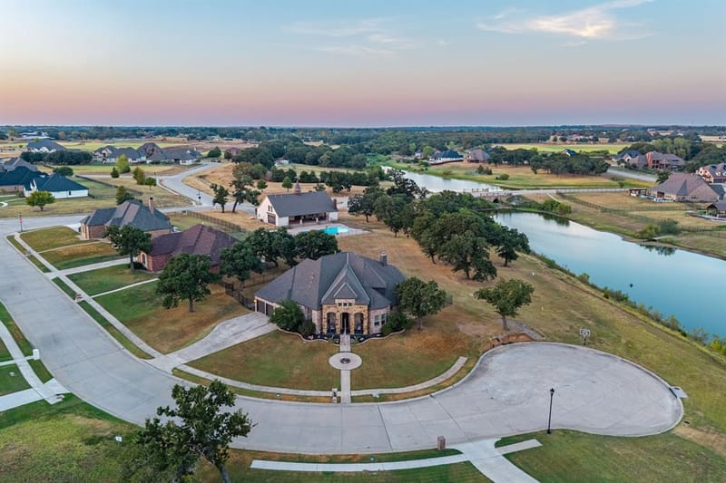 111 Highland Court, Boyd TX 76023 - Photo 3