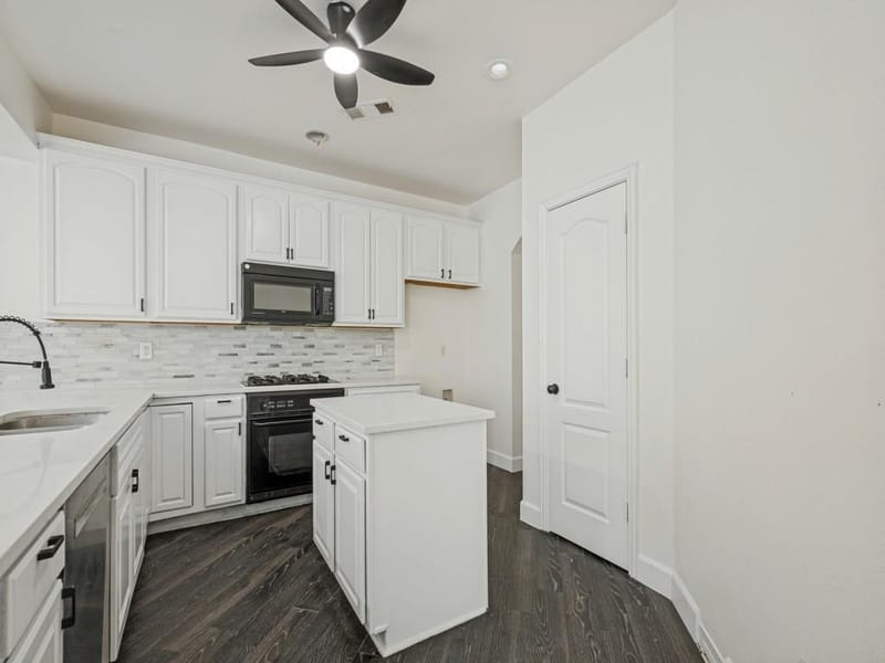 607 Biscayne Drive, Mansfield TX 76063 - Photo 11